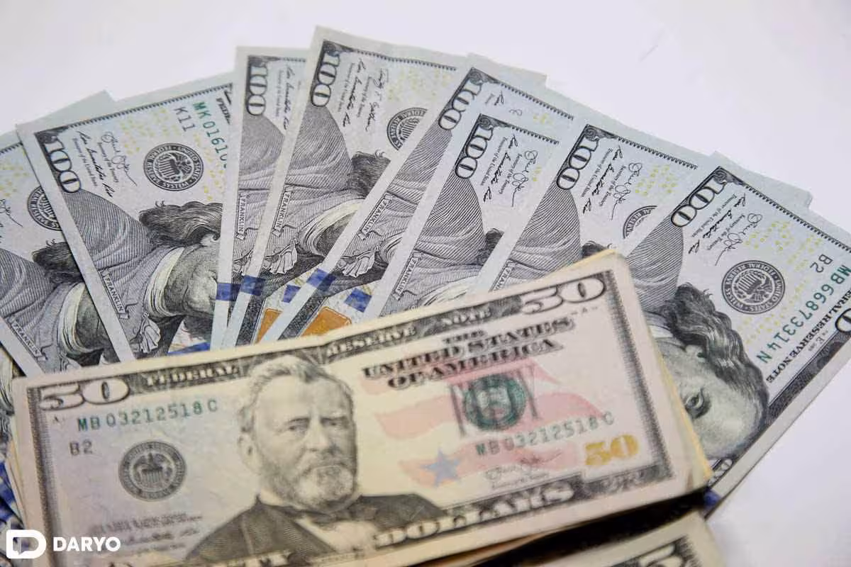 <p><b>O&lsquo;zbekistonda dollar kursi pastladi</b></p>