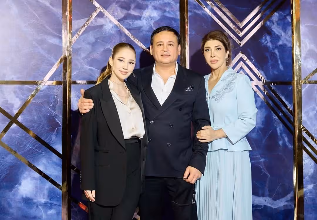 <p><b>O‘zbek shou-biznesidagi eng “qimmat” xonanda, afsonaviy “Bolalar” guruhi yakkaxoni Tohir Sodiqov 52 yoshda</b></p>