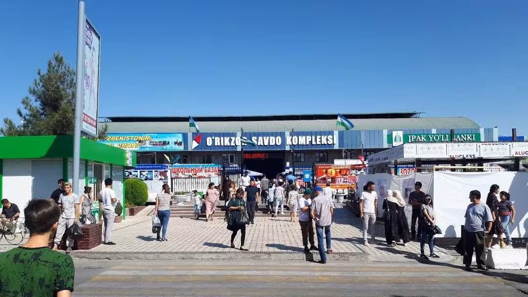 Строительный рынок Урикзор в Ташкенте временно закрыли