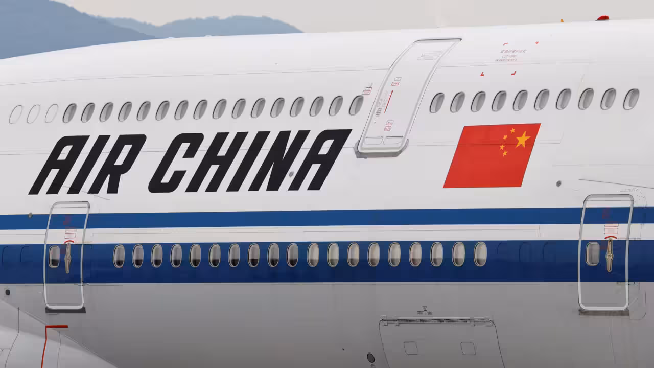 <p><b>Air China O&lsquo;zbekistonga aviaqatnovlarni amalga oshirishga ruxsatnoma oldi</b></p>