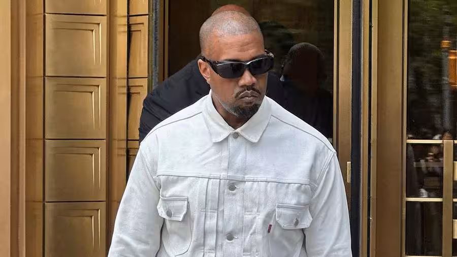 <p><b>Gitler</b><b> </b><b>haqidagi</b><b> </b><b>qo</b><b>‘</b><b>shiq</b><b> </b><b>tufayli</b><b> </b><b>Kanye</b><b> </b><b>Uestga</b><b> </b><b>Avstraliyaga</b><b> </b><b>kirish</b><b> </b><b>taqiqlandi</b><b> </b><b></b></p>