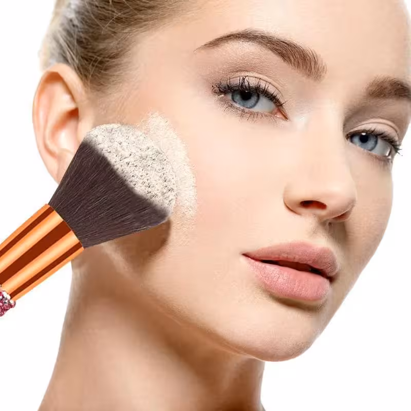 <p><b><strong>Nega issiq havoda </strong></b><b><strong>faqat </strong></b><b><strong>pudra makiyajni buzadi — uning o‘rniga nima ishlatish kerak?</strong></b></p>