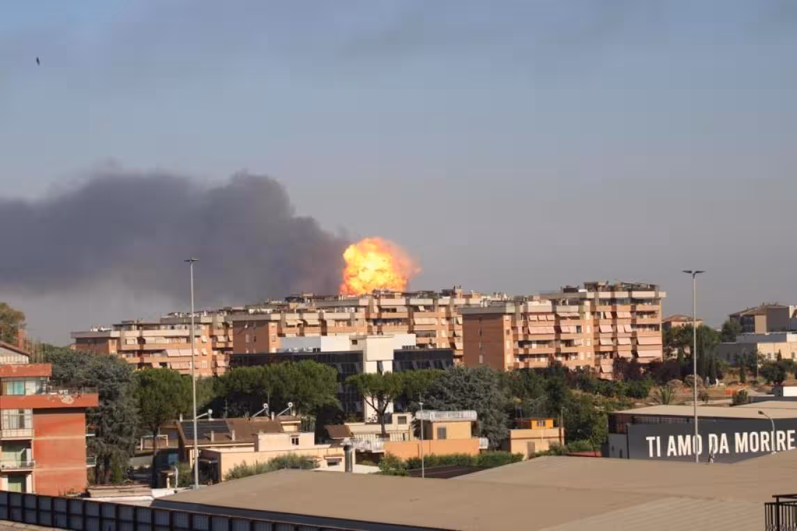 <p>Rimdagi zapravkada yuz bergan portlash va yong&lsquo;inda 40 kishi jabrlandi<b> </b>(foto, video)</p>
