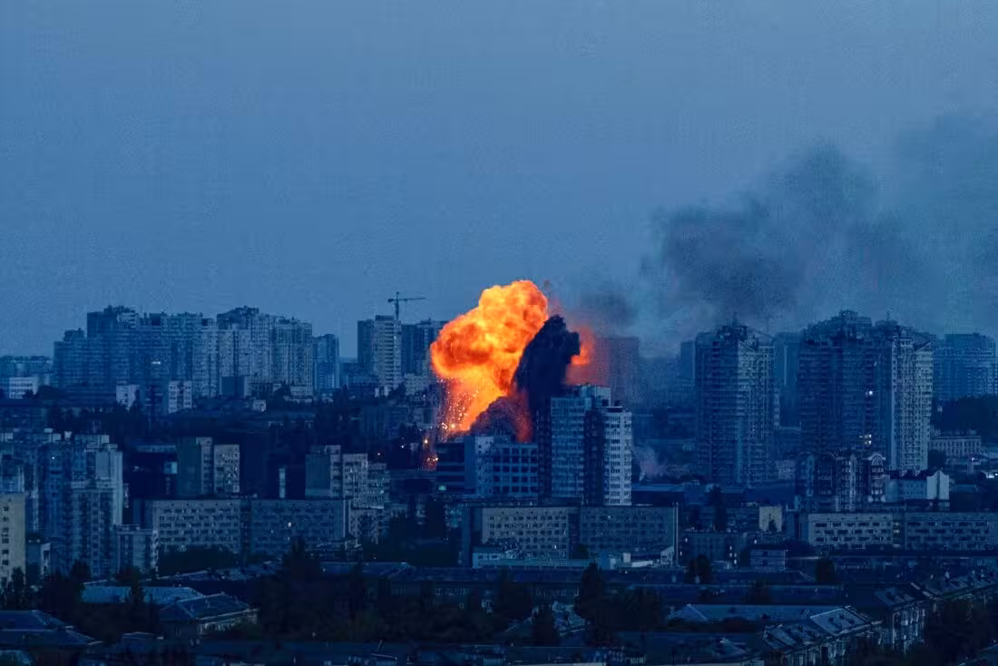 <p><b><strong>Rossiya Ukrainaga 740 dan ortiq dron va raketa uchirdi (video)</strong></b></p>