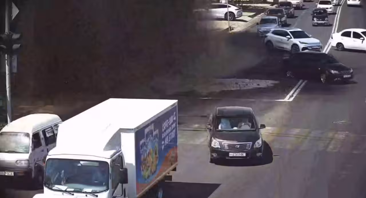 <p><b><strong>Toshkentda suv quvuri kuchli bosim ostida yorildi (video)</strong></b></p>