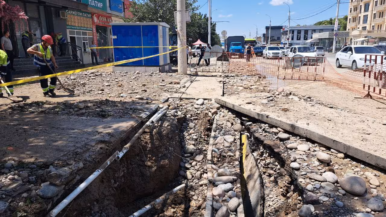 <p><b>Sinov jarayonida b</b><strong>o&lsquo;lgan: Toshkentda&nbsp;</strong><b>suv quvuri kuchli bosim ostida yorilgani yuzasidan batafsil&nbsp;ma&rsquo;lumot e&rsquo;lon qilindi</b></p>