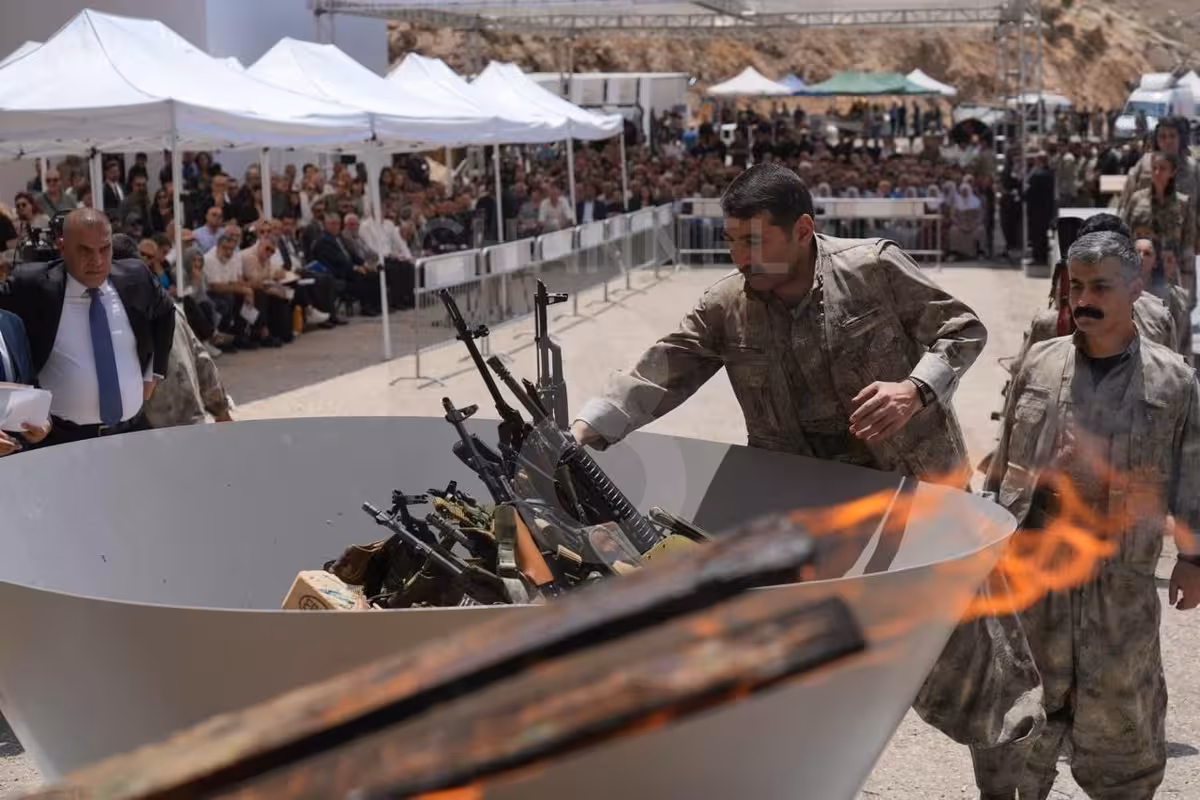 <p><b><strong>Iroqdagi Kurdiston ishchilar partiyasi a&rsquo;zolari Turkiya bilan kelishish uchun o</strong></b><b><strong>&lsquo;</strong></b><b><strong>z qurollarini yoqib yubordi</strong></b></p>