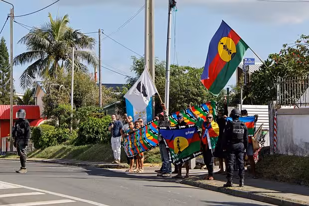 <p><b><strong>Fransiyada Yangi Kaledoniya nomli yangi davlat tuzish to‘g‘risida bitim imzolandi</strong></b></p>
