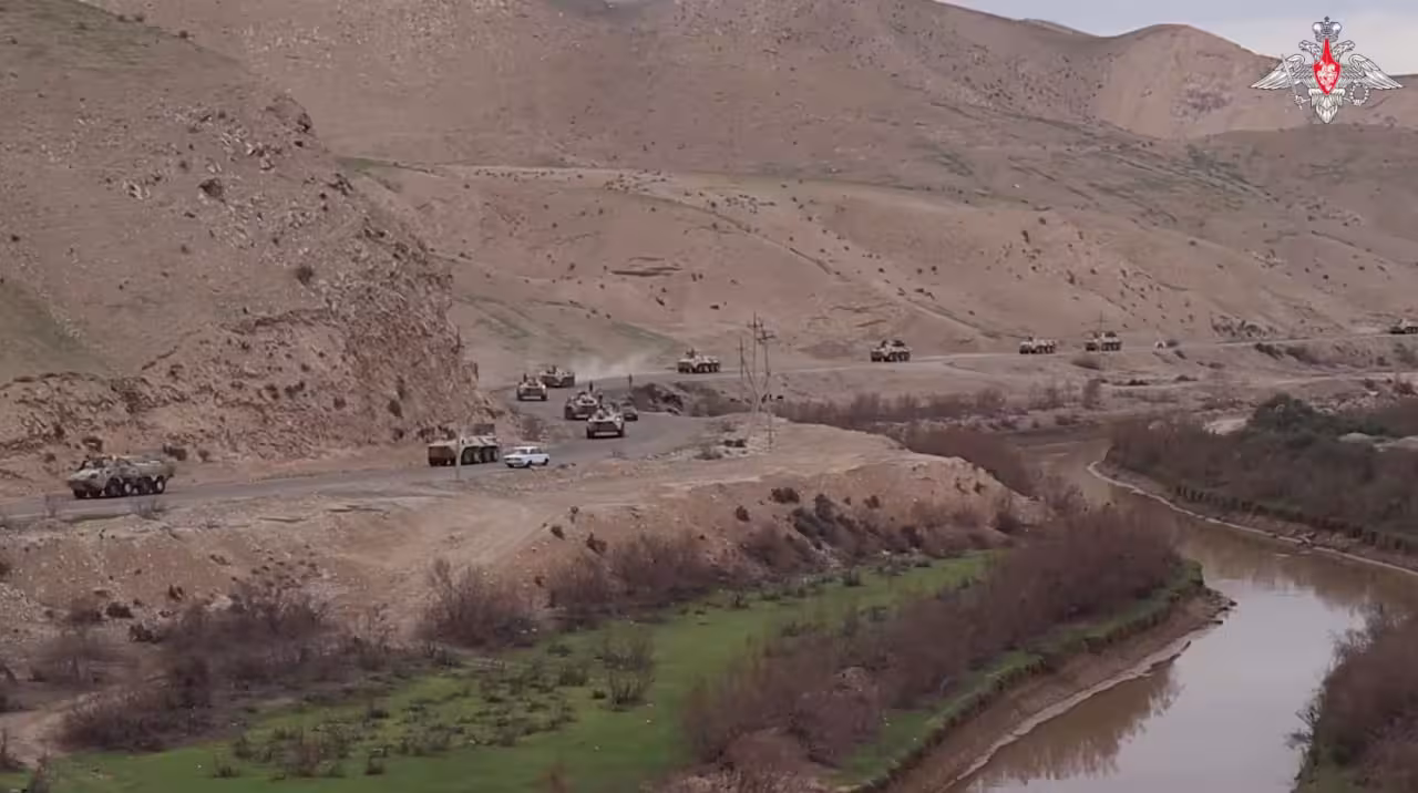 <p><b>Rossiya harbiylari o‘quv mashg‘ulotlari uchun O‘zbekistonga keldi (video) </b></p>