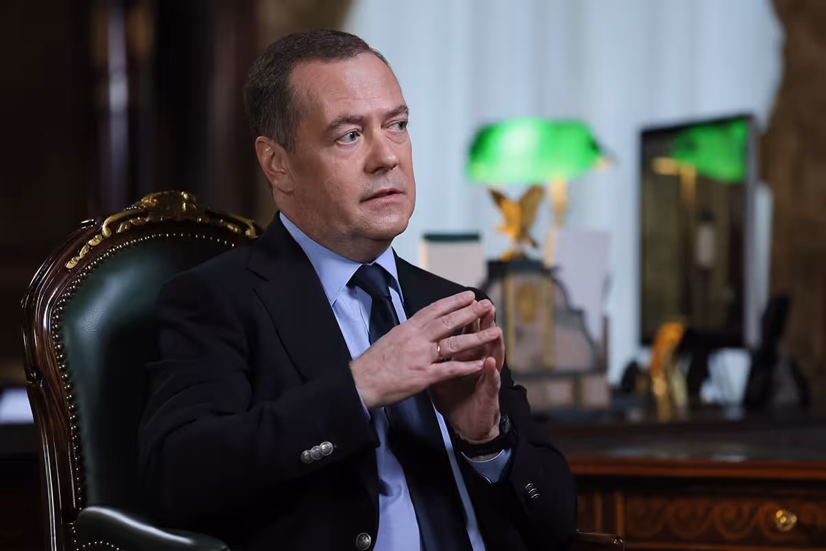 <p><b><strong>Medvedev &ldquo;Trampning dekorativ ultimatumi&rdquo;</strong><strong>&nbsp;Rossiyaga </strong><strong>ahamiyatsiz ekanini aytdi</strong></b></p>