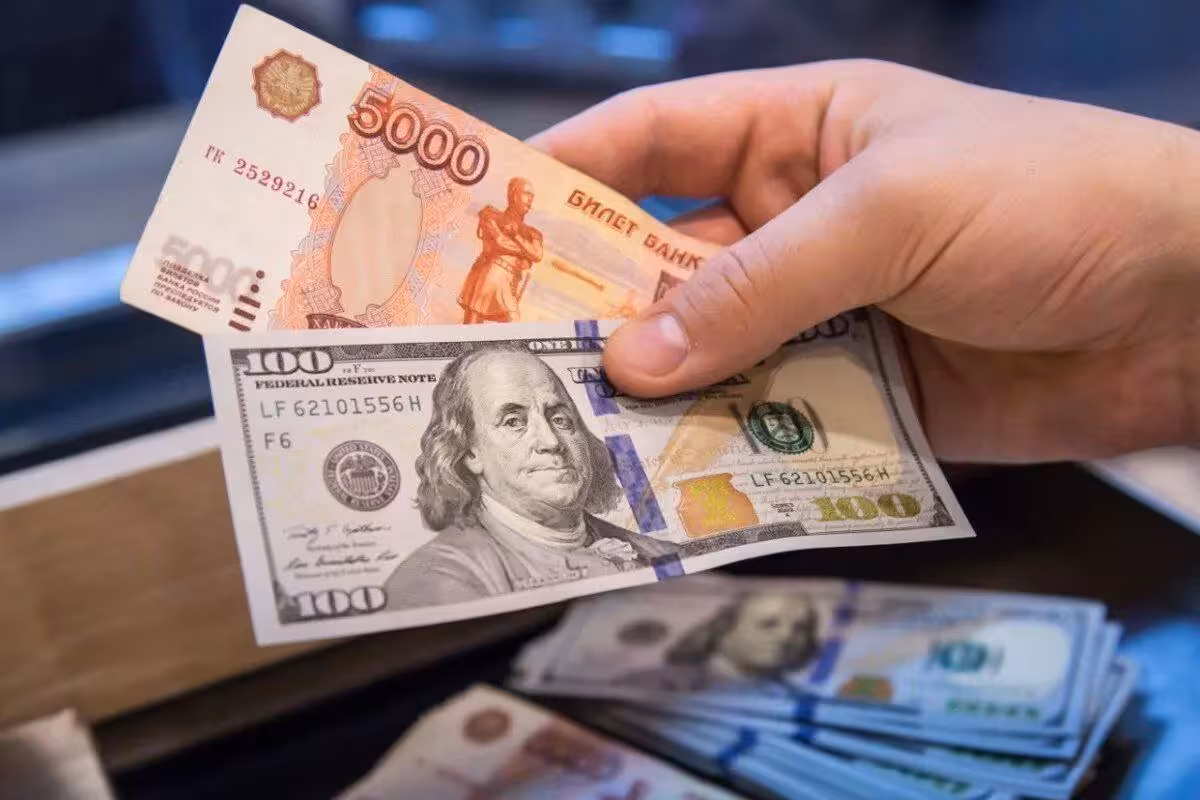 Объем денежных переводов в Узбекистан за полгода превысил 8 млрд долларов
