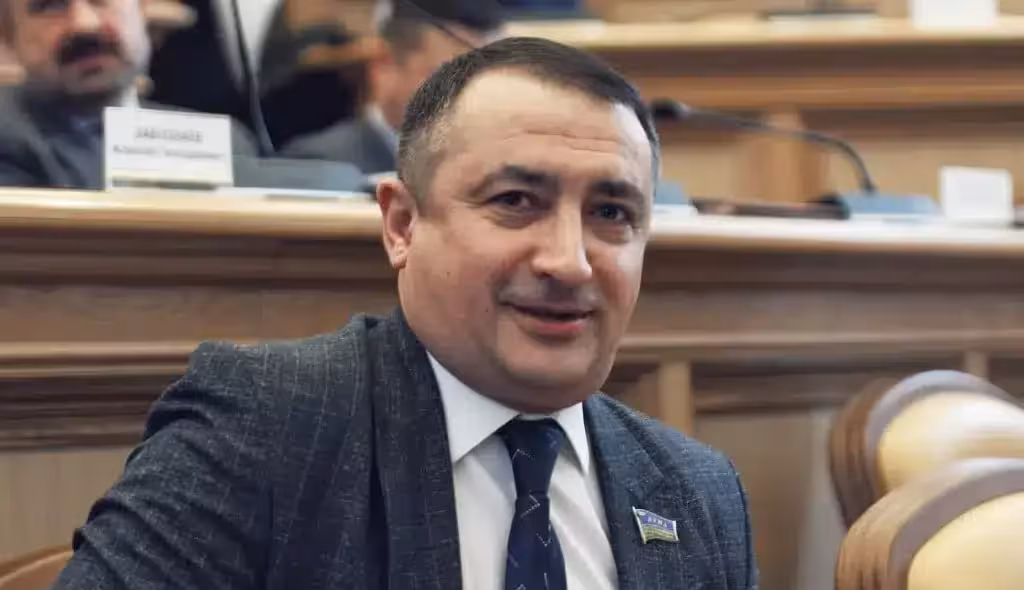 <p><b>Sibir o&lsquo;zbeklarning tarixiy vatani ekanini aytgan deputat mandatidan voz kechdi</b></p>