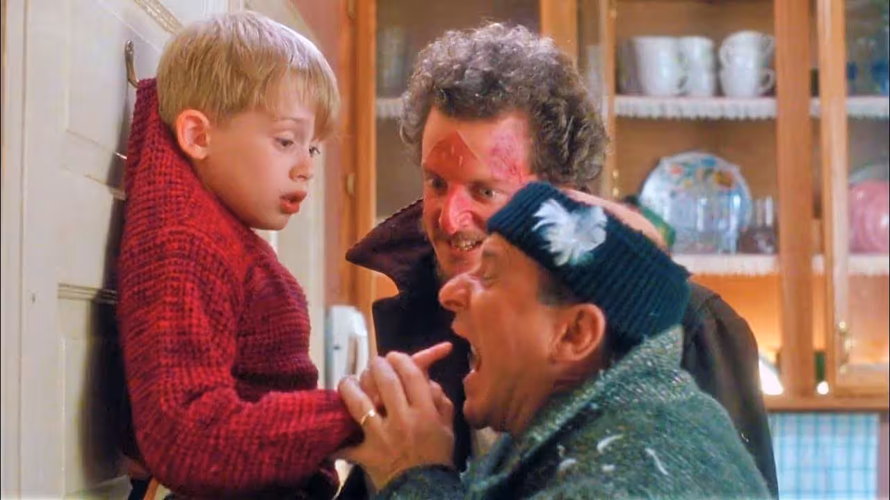 <p><b><strong>“Uyda yolg‘iz” filmida ko‘pchilik payqamagan mantiqsiz xatoliklar (foto)</strong></b></p>
