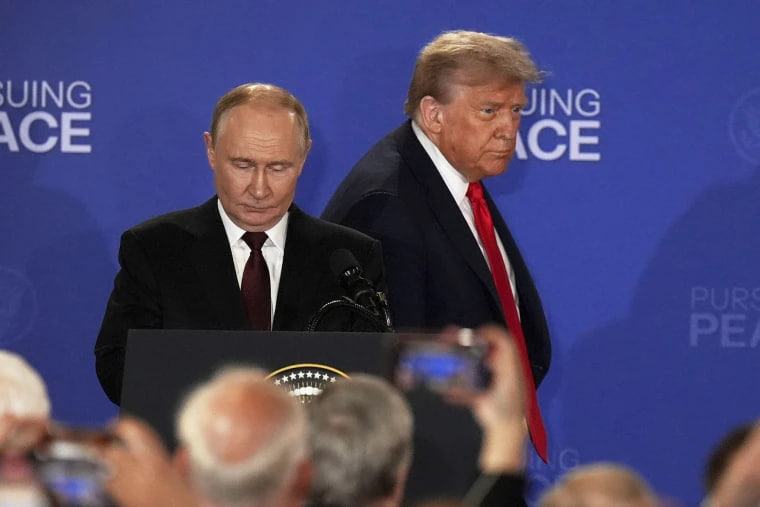 Трамп: “Путин ва Зеленский ўртасидаги икки томонлама учрашув ҳақида билмайман, лекин уч томонлама учрашув бўлади”