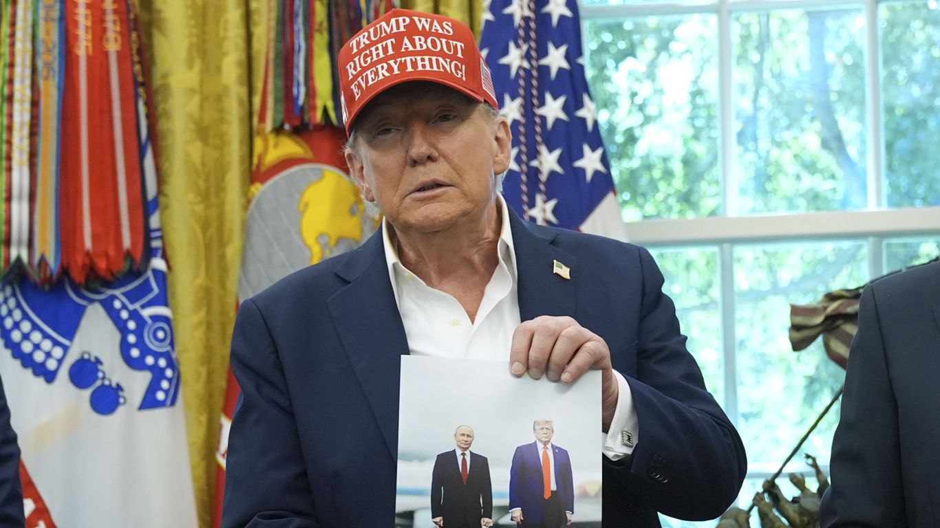 Доналд Трамп Украинада тинчлик ўрнатиш борасидаги музокаралардан чиқиши мумкин