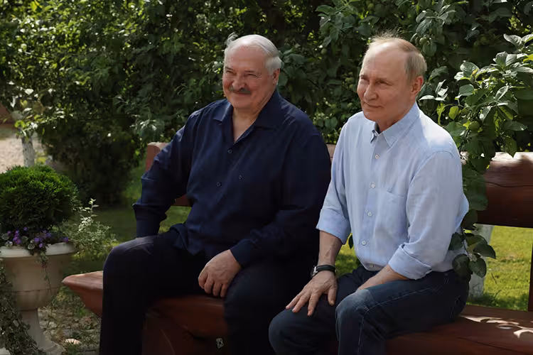 Putin Trampning ultimatumiga javob qaytarib, “Oreshnik” raketalari tizimli ravishda ishlab chiqarilayotganini aytdi