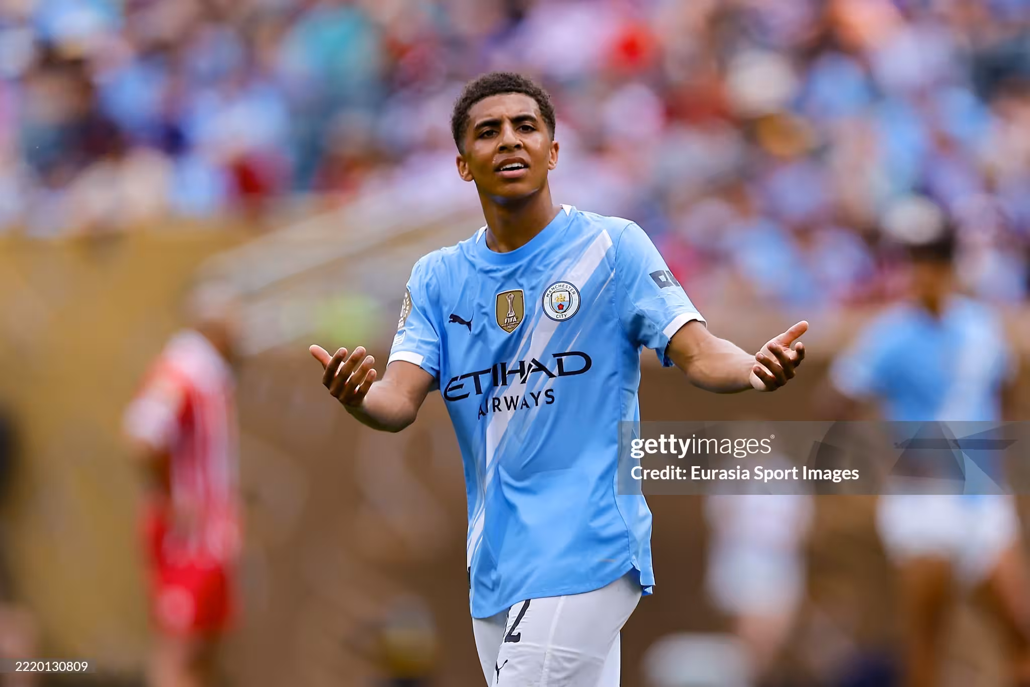 “Nottingem Forest” “Manchester Siti” himoyachisi uchun 25+5 mln yevro taklif qildi