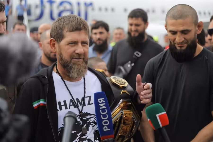 Ramzan Qodirov Hamzat Chimayevga qimmatbaho mashina sovg&lsquo;a qildi (foto)