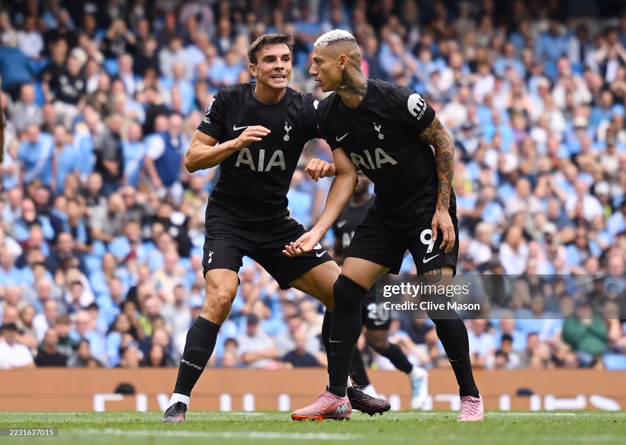 APL. “Manchester Siti” “Tottenhem”ga imkoniyatni boy berdi. Husanov maydonga tushmadi