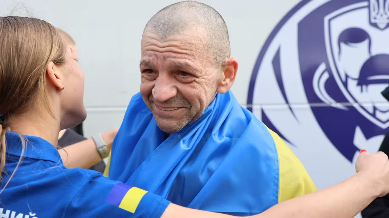 Rossiya va Ukraina o‘rtasida 300 ga yaqin asirlar almashildi (foto)