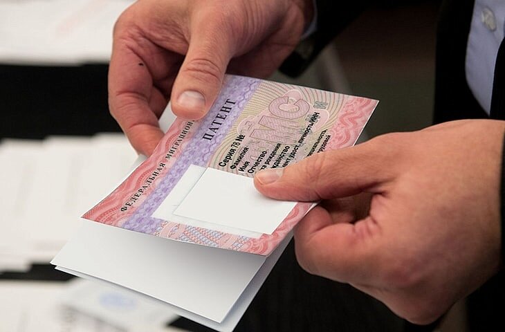 В России ввели дополнительные госпошлины для мигрантов