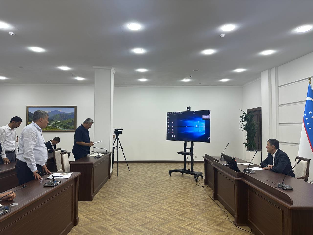 Erkinjon Turdimov majburiy mehnat holati ortidan Xovos hokimiga hayfsan berdi