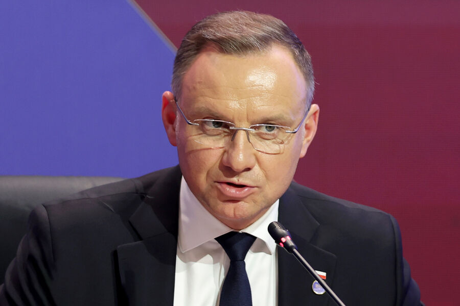Полшанинг собиқ президенти журналист бўлишга қарор қилди