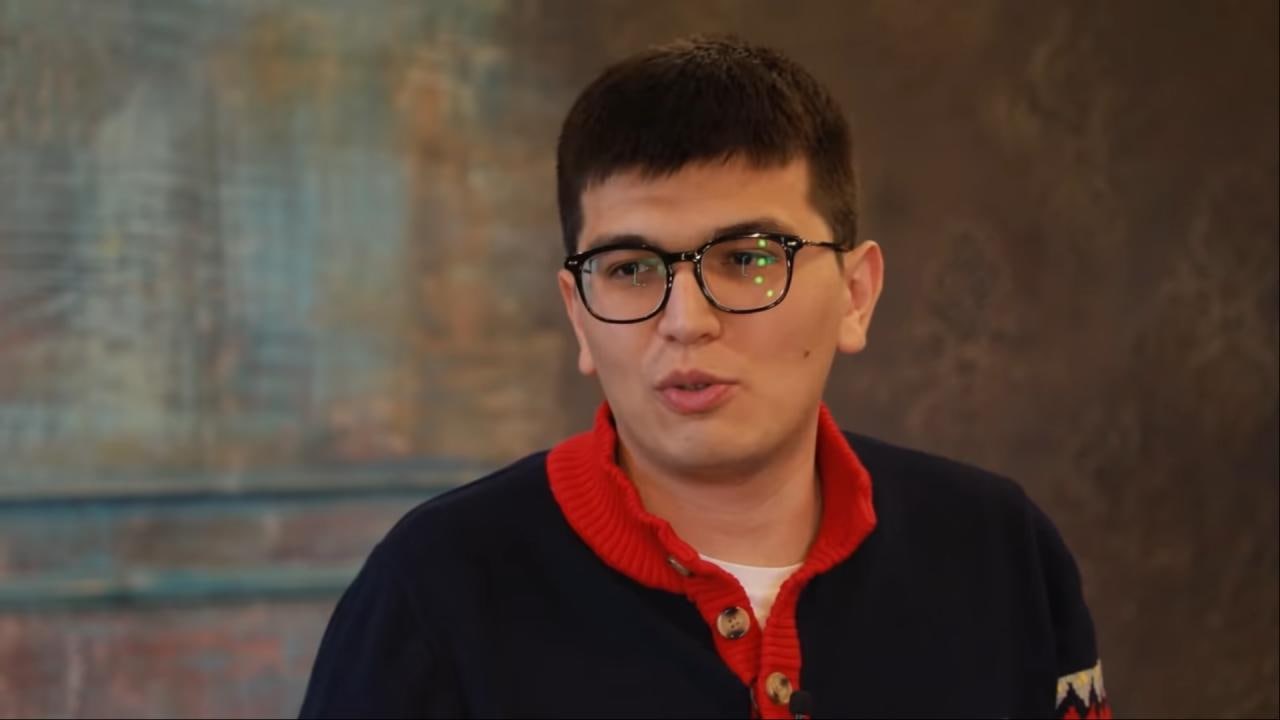 “Ўзбекистонликлар Россияда ишлаб, юборган пуллар руслар садақаси ёки хайрияси эмас” — иқтисодчи Беҳзод Ҳошимов