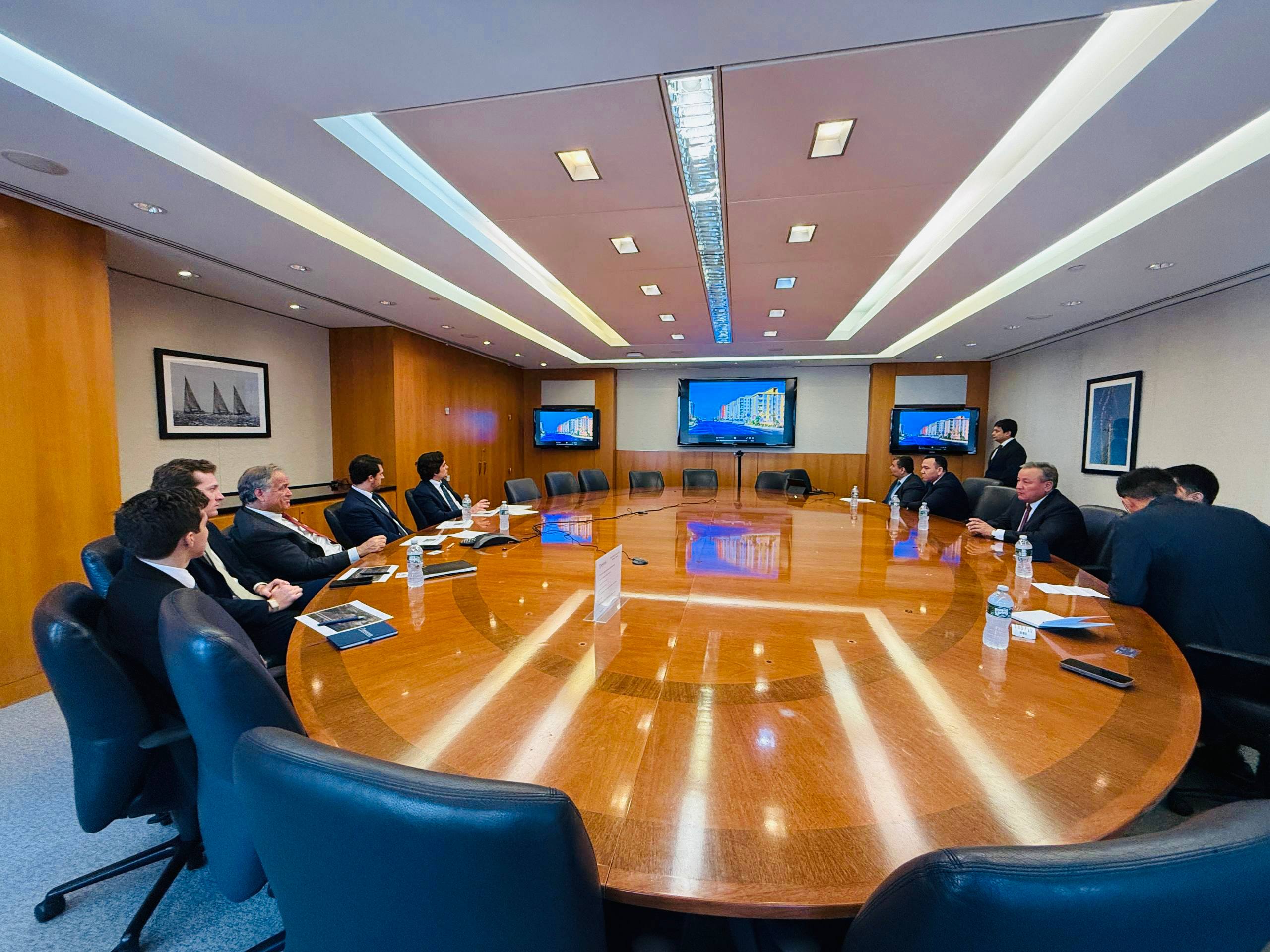 Uzbekistan discusses $1.2bn projects with American firm Oppenheimer in Washington
