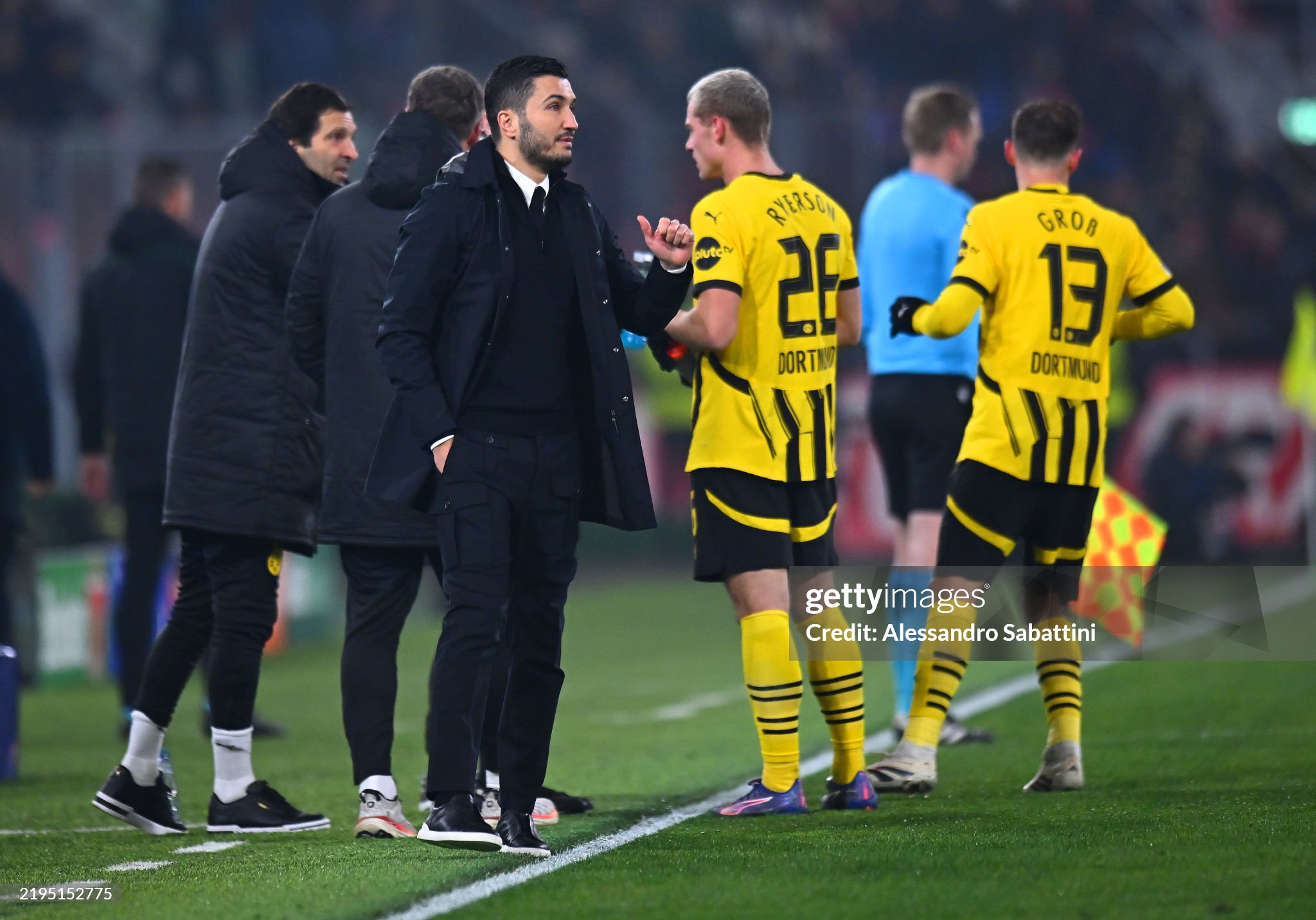 “Bashakshehir” Nuri Shahin, Xavi, Marko Rouz hamda Tiago Motta kabi mutaxassislar bilan muzokara o‘tkazmoqda