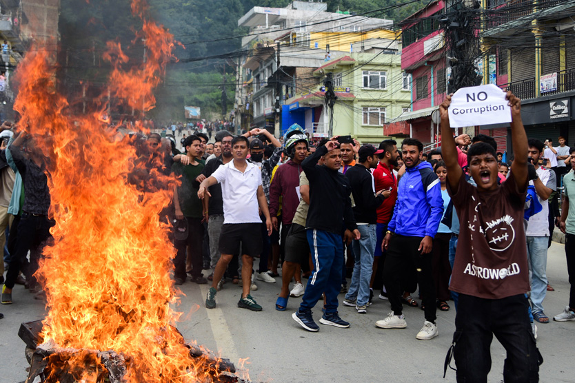 “Namoyish oʻtkazilayotgan hududlarga yaqinlashmang” — Nepalda boʻlib turgan oʻzbekistonliklar ogohlantirildi