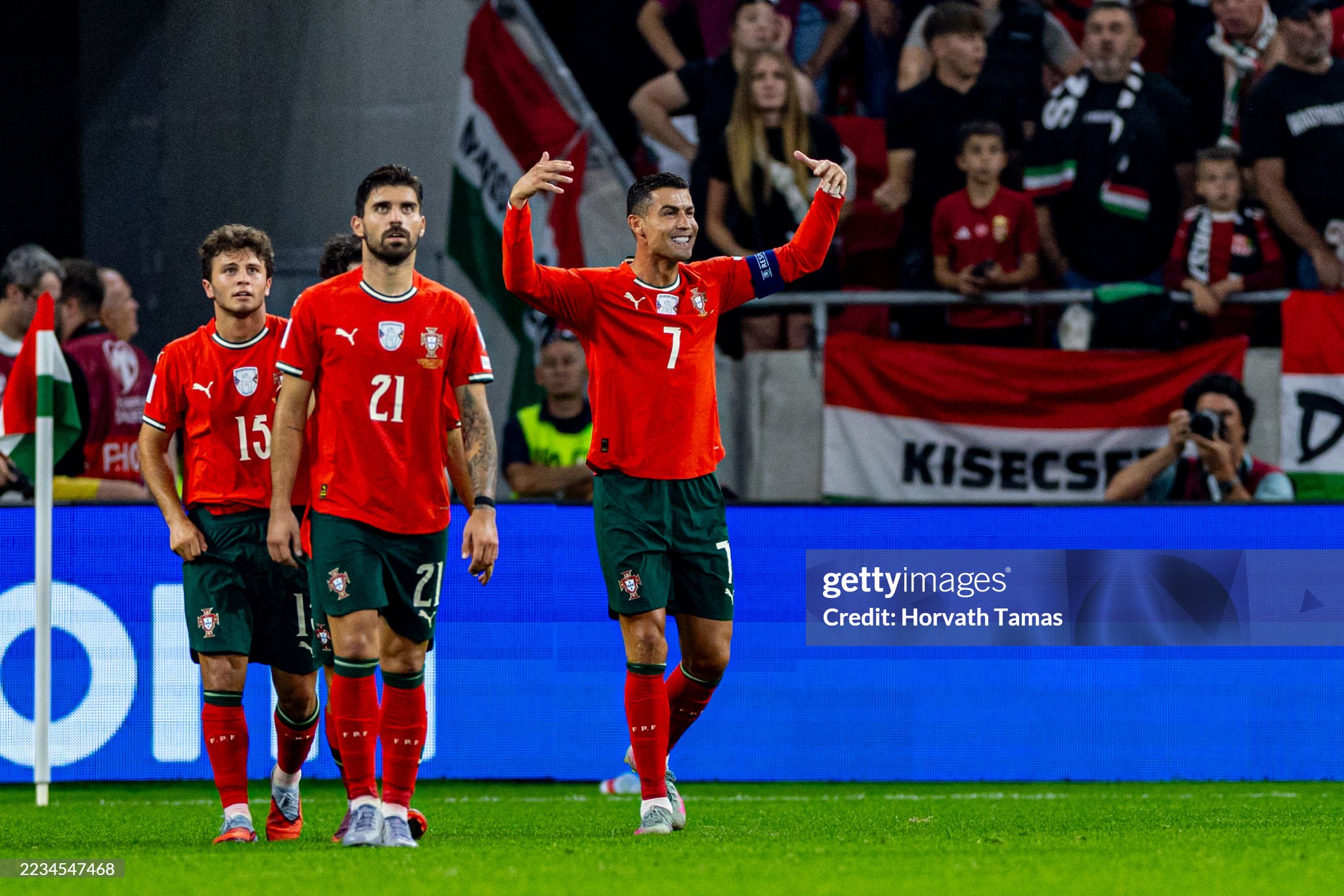 Krishtianu Ronaldu tarixiy natijani takrorladi