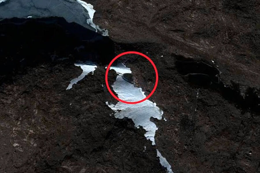 Google Maps foydalanuvchilari Antarktidada “noma’lum uchar jism bazasi”ni topishdi