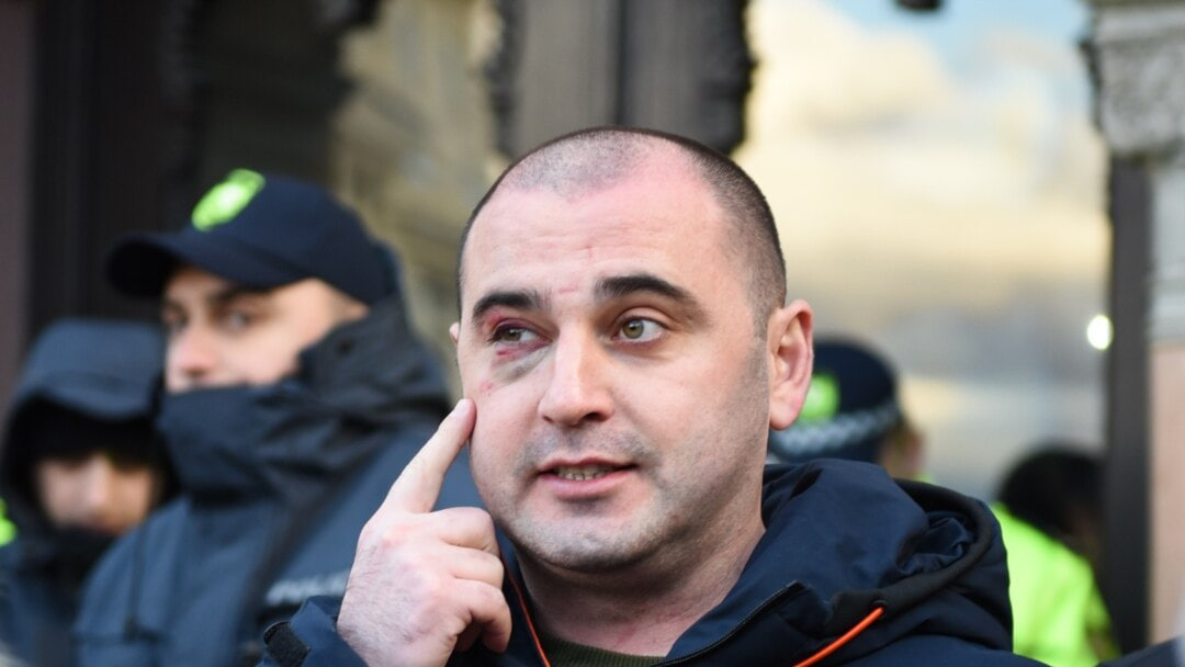 Грузия собиқ мудофаа вазири ҳибсга олинди