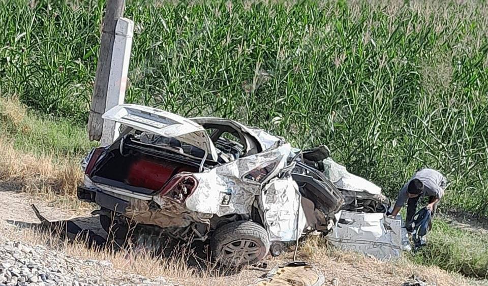 В Намангане поезд сбил Gentra, погибли 6 человек