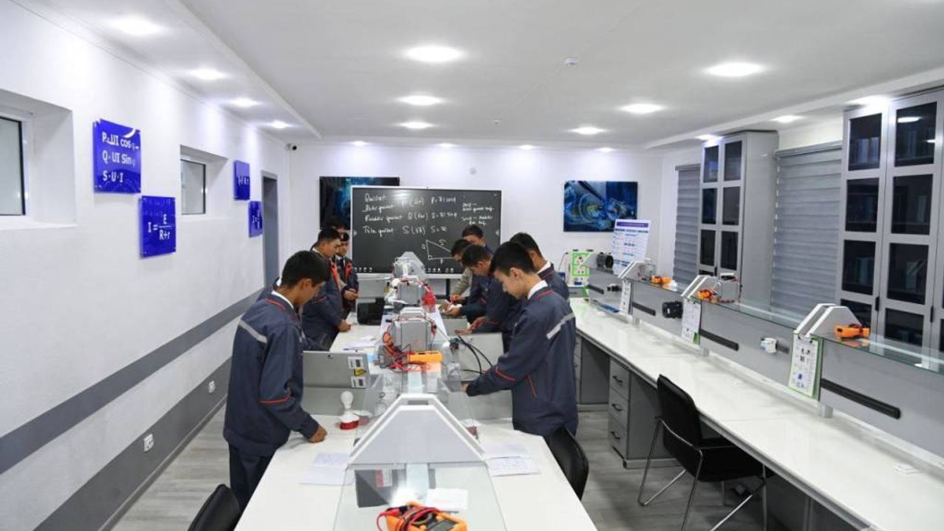 Uzbekistan to make 2026 year of training youth in modern professions