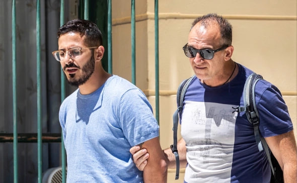 Gruziyada “Tinder firibgari” filmi qahramoni bo‘lgan shaxs qo‘lga olindi