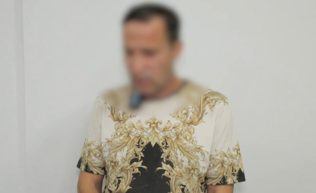 Тошкент метросида қизларга шилқимлик қилиб тегинган эркак 5 суткага қамалди