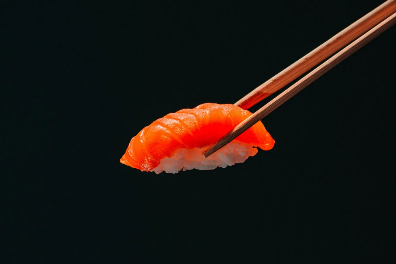 Космонавтлар халқаро космик станцияда суши тайёрлади (фото)