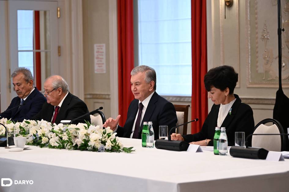 Uzbekistan’s president receives U.S. Congressman and Mississippi National Guard Commander