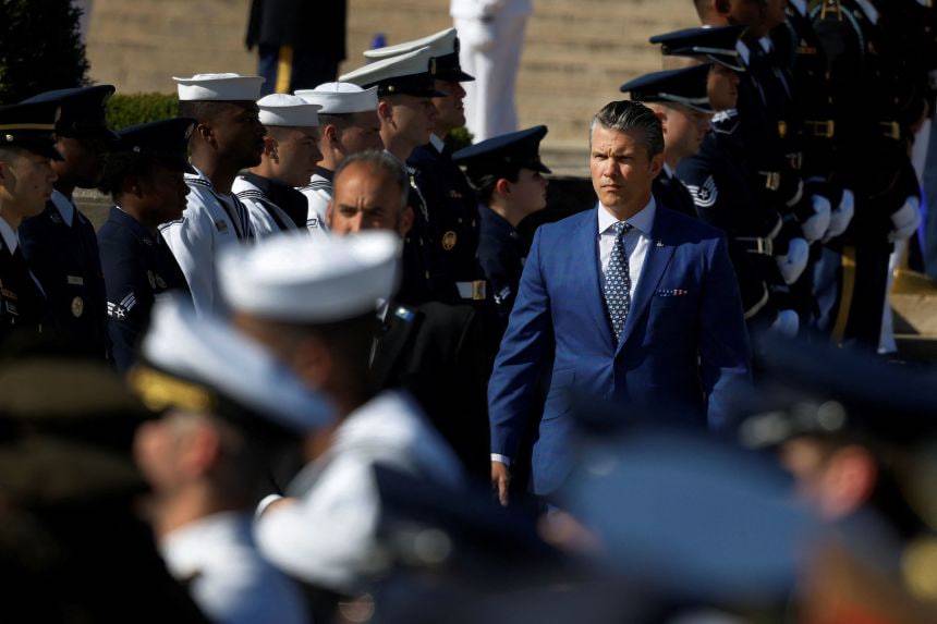 Pentagon rahbari yuzlab generallarni shoshilinch yig‘ilishga chaqirdi