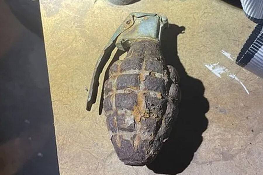 АҚШда 3 ёшли бола кўчада жанговар граната топиб олиб, уни уйига олиб келди