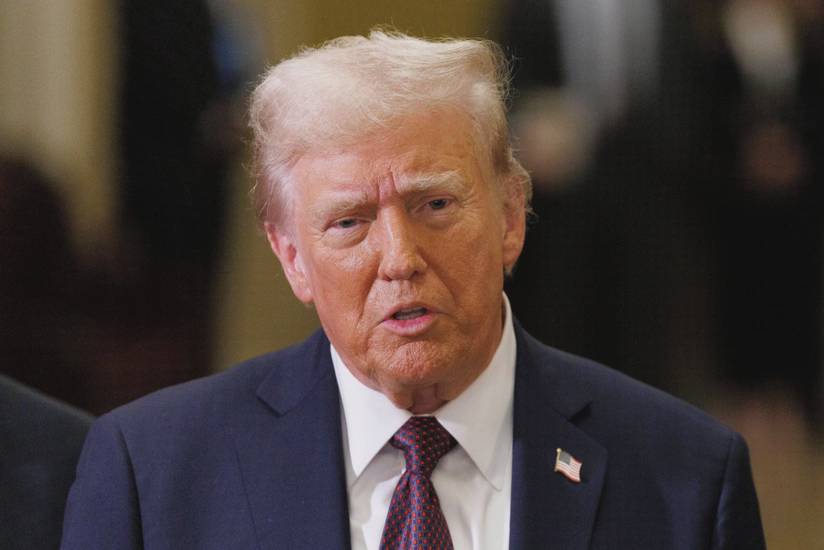 Трамп ҲАМАСнинг жавобидан сўнг Исроилни бомбардимон қилишни дарҳол тўхтатишга чақирди
