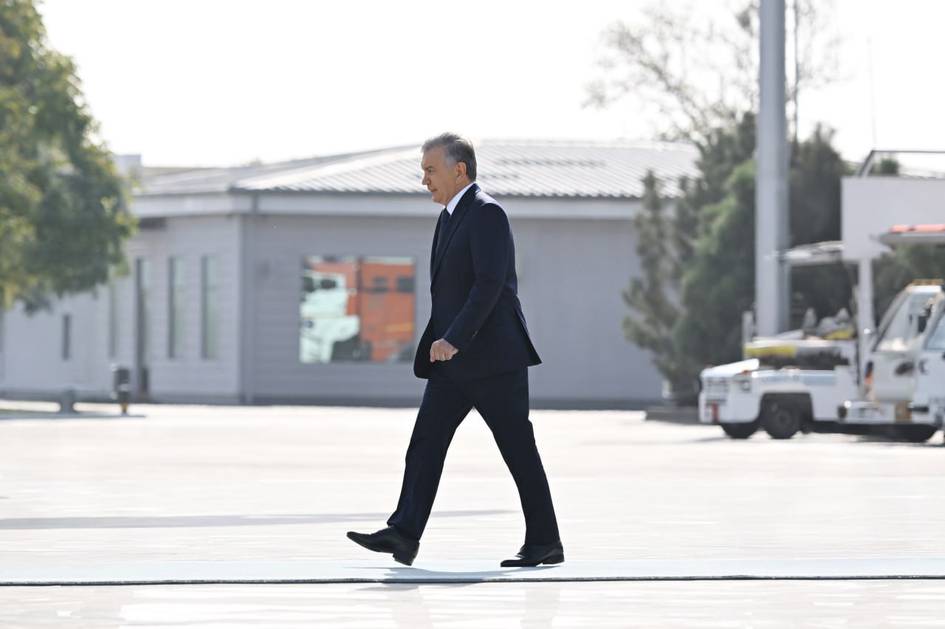 Prezident Shavkat Mirziyoyev Ozarbayjonga joʻnab ketdi