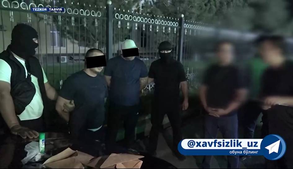 В Ташкентской области при получении 25 тысяч долларов задержаны два сотрудника прокуратуры