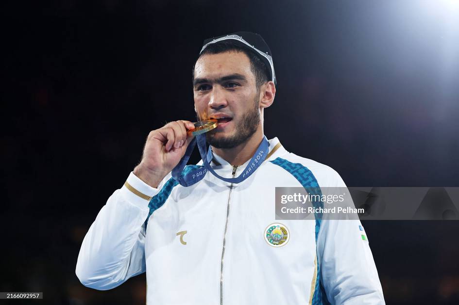 Toshkentdagi boks kechasida Lazizbek Mullajonov WBC kamari uchun ringga chiqdi