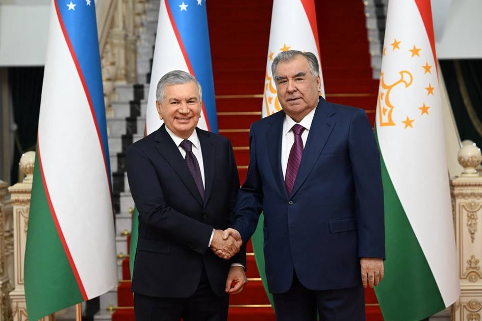 Shavkat Mirziyoyev va Emomali Rahmon ikki davlat oʻrtasida ittifoqchilikni yanada kengaytirish boʻyicha suhbatlashdi