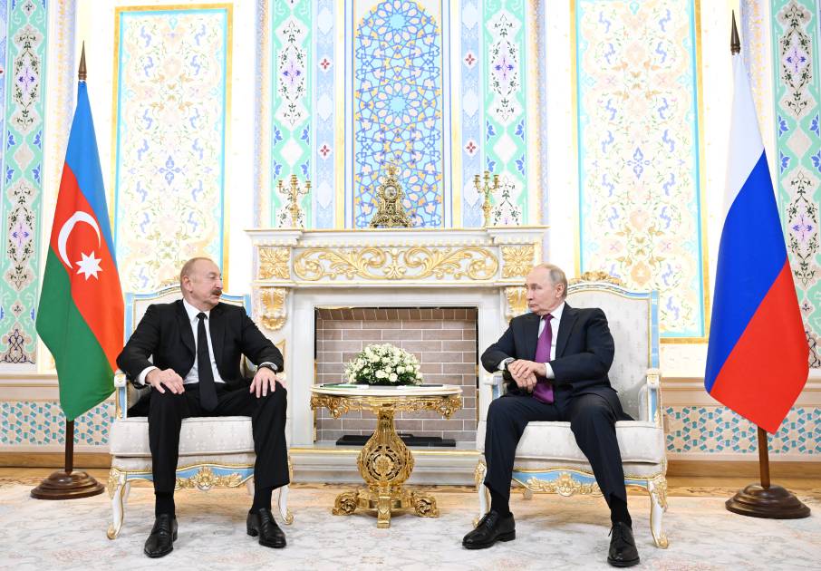 Dushanbeda Aliyev va Putin uchrashuv o‘tkazdi: Rossiya Ozarbayjon samolyoti fojiasi bo‘yicha sabablarni ma’lum qildi