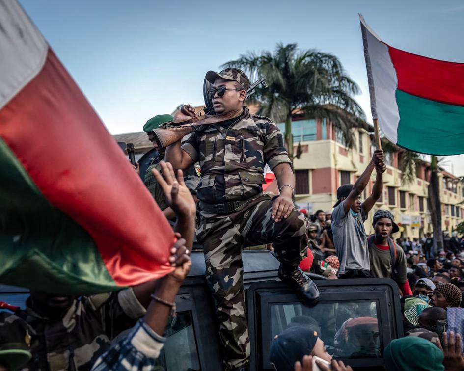 “Harbiylar hokimiyatni egallashga kirishdi” — Madagaskar prezidenti
