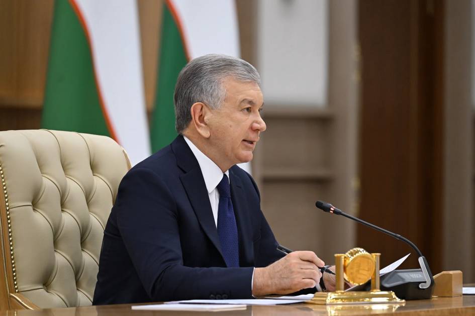 Шавкат Мирзиёев призвал руководителей и махаллинскую семерку «открыть глаза» и повысить компетентность